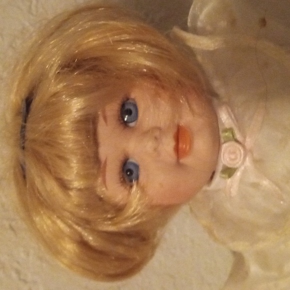 Porcelain collection Doll - Picture 2 of 4